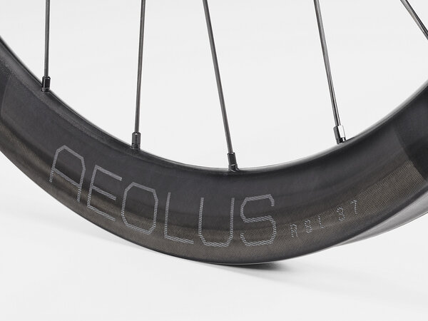 Bontrager Aeolus RSL 37 Tubular Disc Road Front - Helen's Cycles