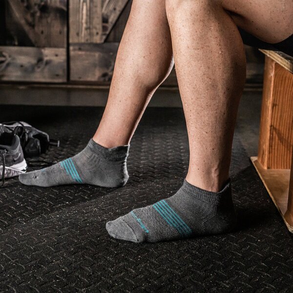 Darn Tough Men's Element No Show Tab Lightweight Cushion Socks