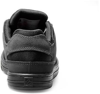 Five Ten Freerider Kids Color: Black/Red