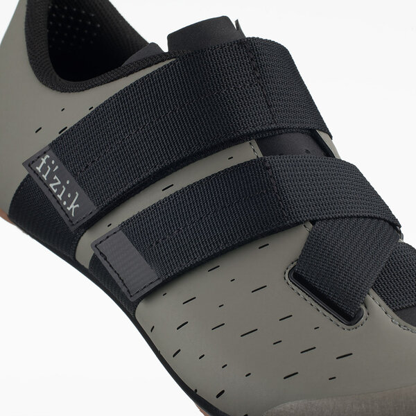 フィジーク X4 TERRA パワーストラップ ブラック/ブラック EU39.5 Fizik Terra Powerstrap X4 - Moontime Cyclery | Edwards, CO and