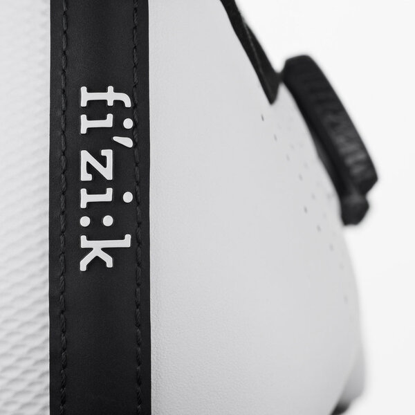 Fizik Vento Infinito Carbon 2 Wide - K&G Bike Center Kettering