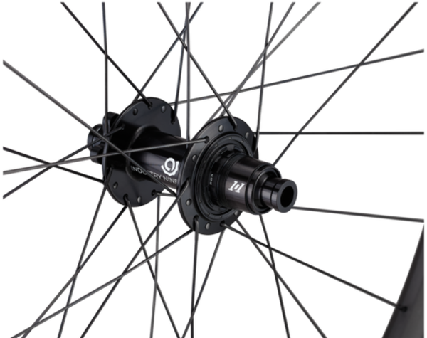 Specialized Traverse HD i9 1/1 27.5-inch Rear