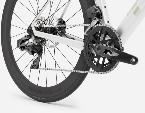 Trek Madone SL 6 AXS Gen 8 - Wheel & Sprocket | One of America's