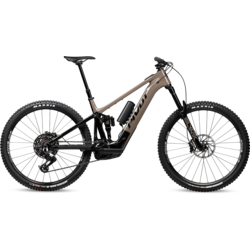 Pivot Cycles Shuttle AM Ride Eagle 70/90 w/ Range Extender