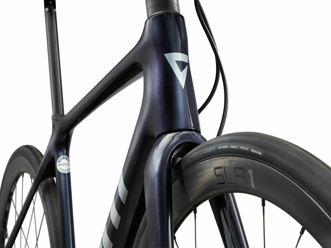 Giant TCR Advanced Pro Disc 0 Di2 - THE LINE© | Bike Experience