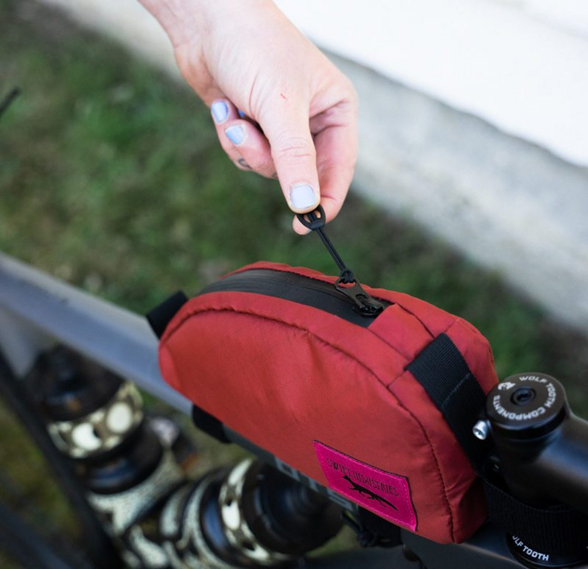 Swift Industries Moxie Top Tube Bag - Bicycle Way of Life | Eugene, OR