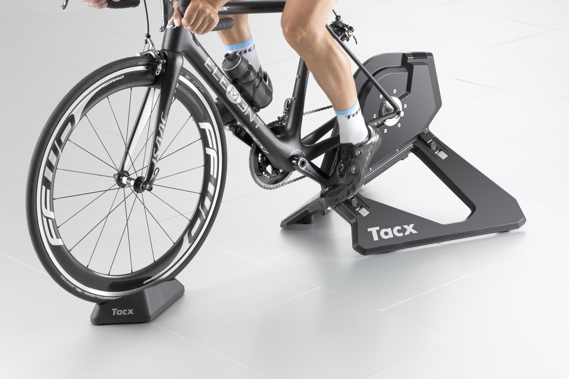 Tacx Neo Smart Trainer with 10-Speed Cassette - Brands and Fitness