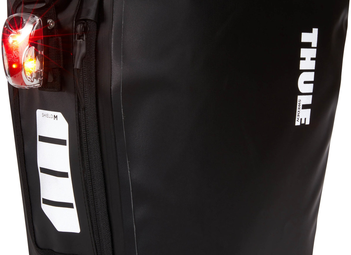 Thule Shield Pannier 17L - Bike World | Iowa's Local Bike Shop