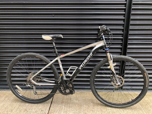 Specialized USED : SPECIALIZED CROSSTRAIL PRO : MED : SILVER/BLK