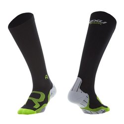 2XU COMPRESSION SOCKS FOR RECOVERY