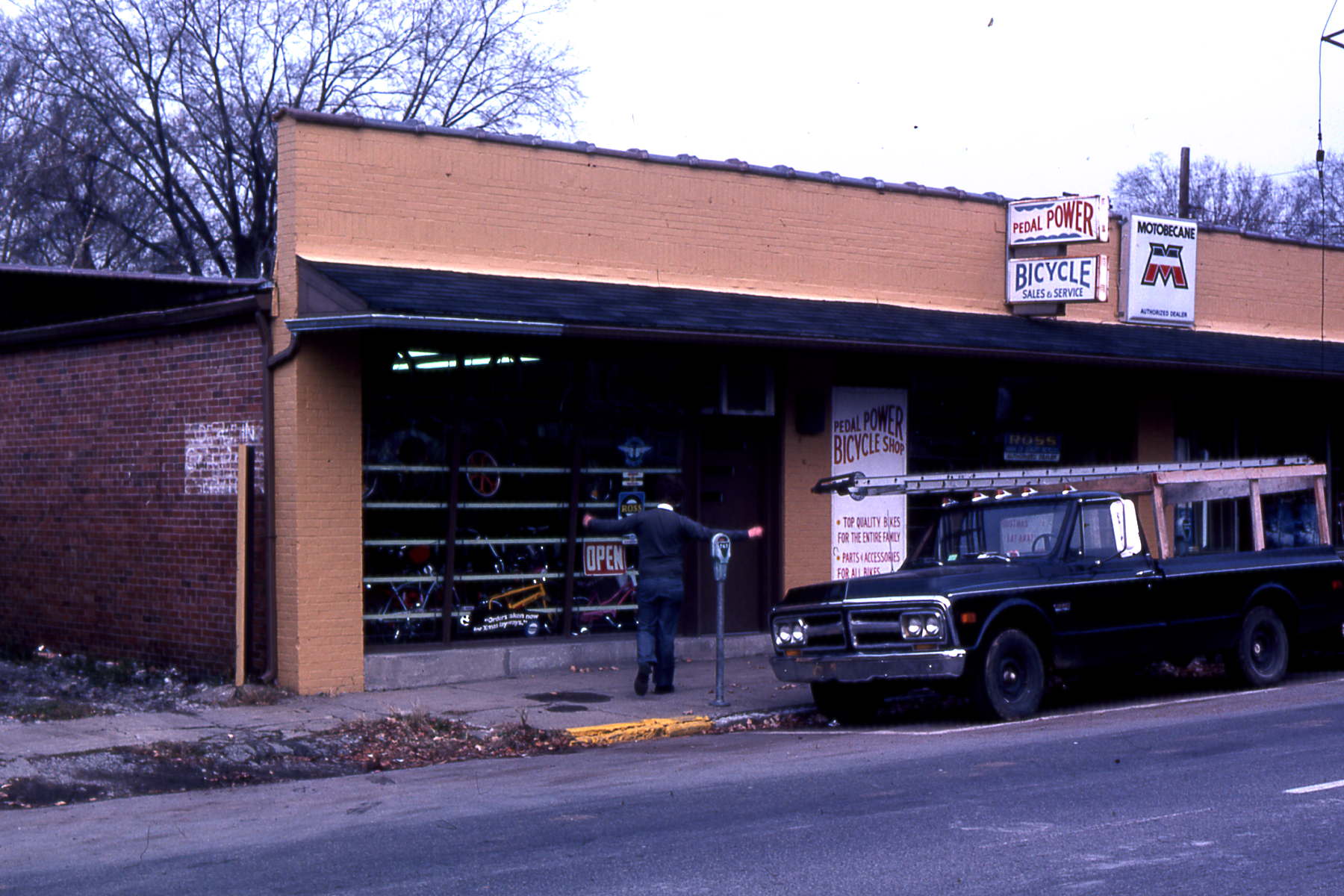 Another old storefront pic of Pedal Power