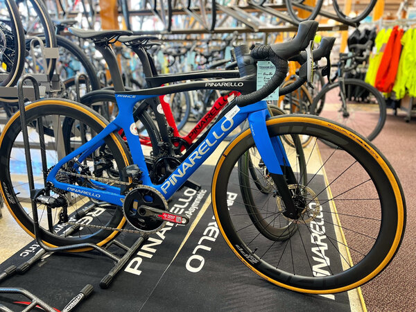 Pinarello Prince Disc Force AXS Zipp 303s