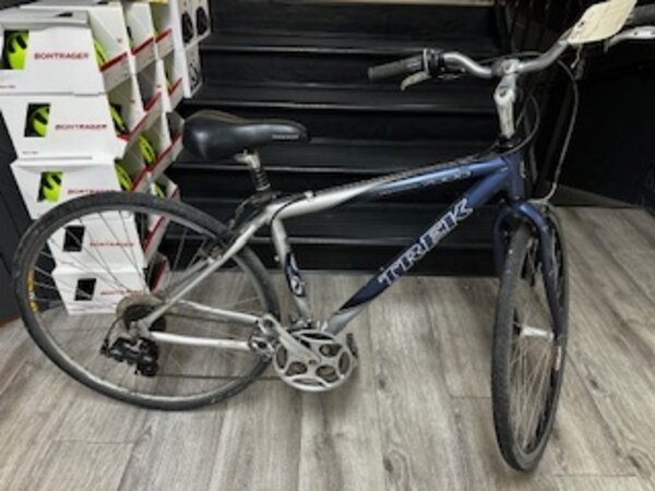 Wolverton's Cycling & Fitness USED TREK 7000 FRAME SIZE 17.5"(MEDIUM)