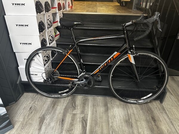 Wolverton's Cycling & Fitness Used Giant Contend 1 Size M/L