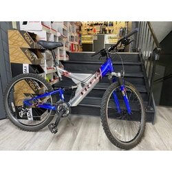 Wolverton's Cycling & Fitness USED TREK Y26 19