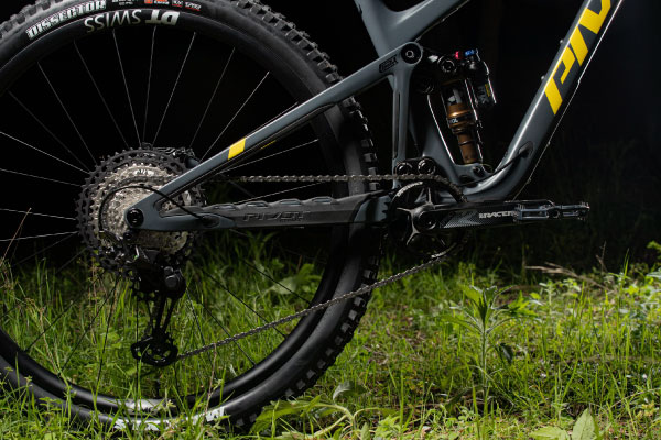 The Trail 429 incorporates Superboost rear hub spacing, increasing the wheel’s stiffness and strength.