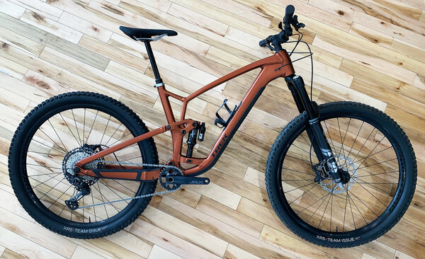 Trek Custom Fuel EX 8 XT Gen 6 Trek Custom Fuel EX 8 XT Gen 6