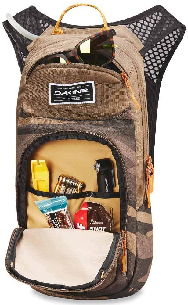 Dakine Session 8L Hydration Backpack Sweet Pete's Bike Shop Toronto