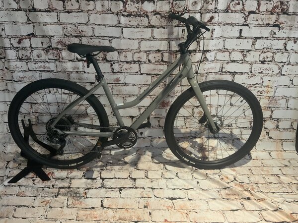 2 Rivers USED- Cannondale Treadwell 2 Remixte Gray Large