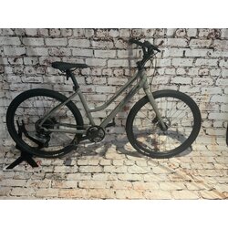 2 Rivers USED- Cannondale Treadwell 2 Remixte Gray Large