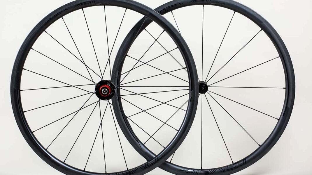 Specialized ROVAL CLX 32 700c RIM BRAKE CARBON WHEELSET - Join the