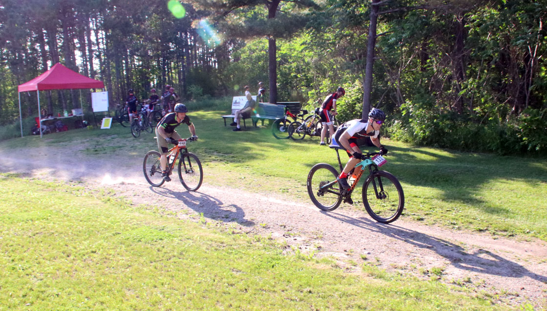 Trevor Peyton leads out Mark McArthur in a fight to the finish.