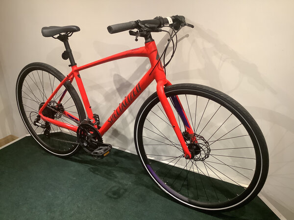 Specialized Used Specialized Sirrus 2.0 L Red