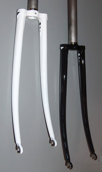 Dario Pegoretti's steel fork in black and white.