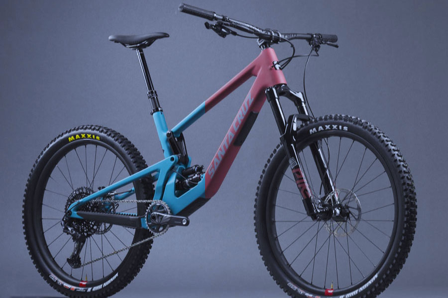 two new colors for the 2021 Santa Cruz 5010: raspberry red and loosely blue
