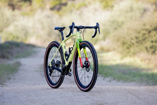 Felt Bicycles Breed Advanced Force eTap Color: Lime