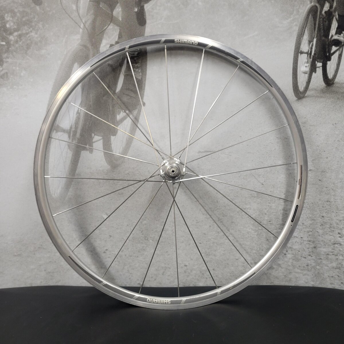 Shimano 700C 完組ホイール シルバー WH-R600 Shimano 700C 完組ホイール シルバー WH-R600