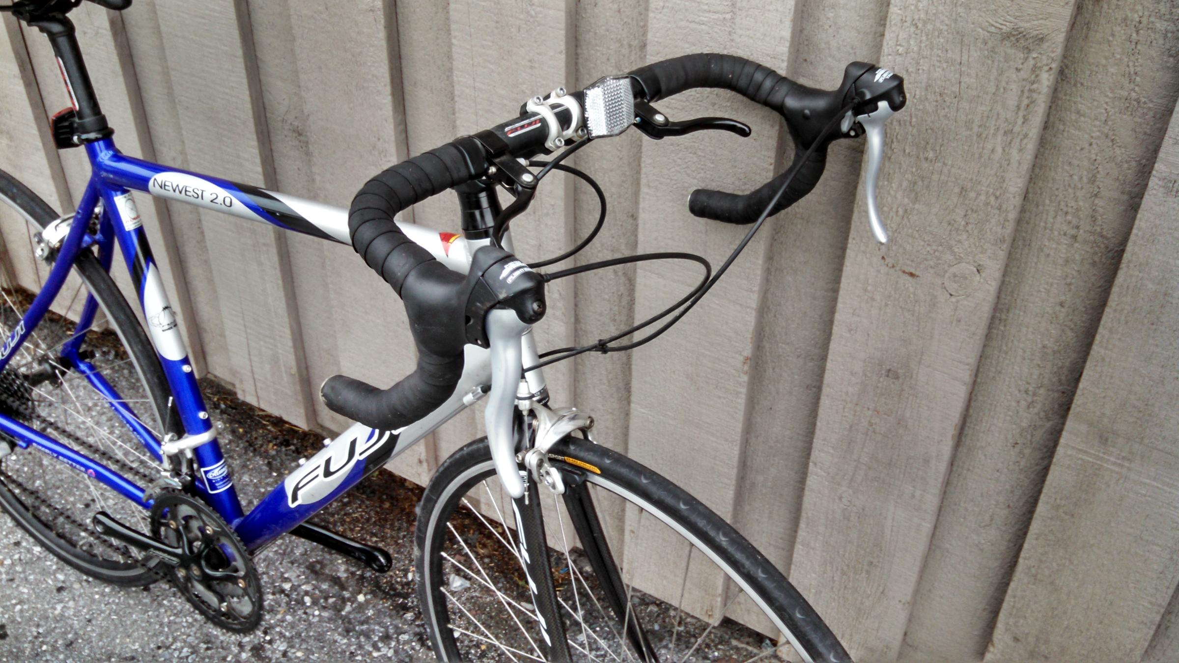 fuji newest 2.0 road bike