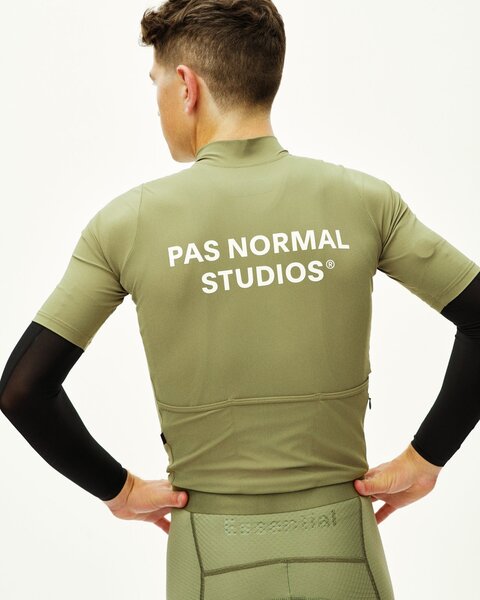 Pas Normal Essential Jersey Color: Light Olive