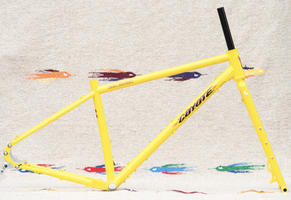 Bassi Coyote | M / 17.5" | Yellow Bassi Coyote | M / 17.5" | Yellow