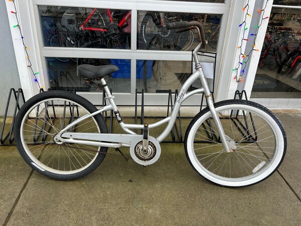 Used Bike Used Fuji Saratoga 1.1 LS Silver