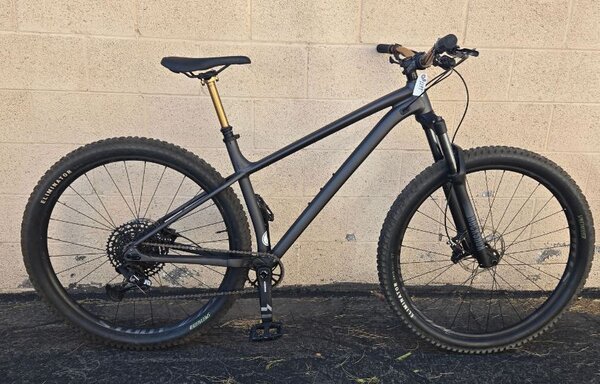 Specialized Fuse MTB BK MD (Used) - Archer's Bikes | Online