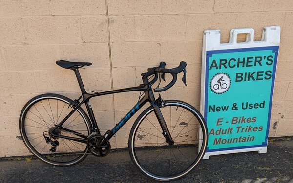 Giant TCR Advanced 2 Carbon Road Bike 
