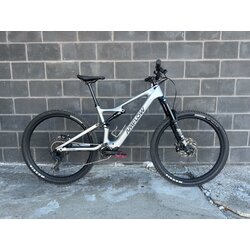 Amflow Bikes RENTAL - PL CARBON - LARGE - RIDDEN 225KM