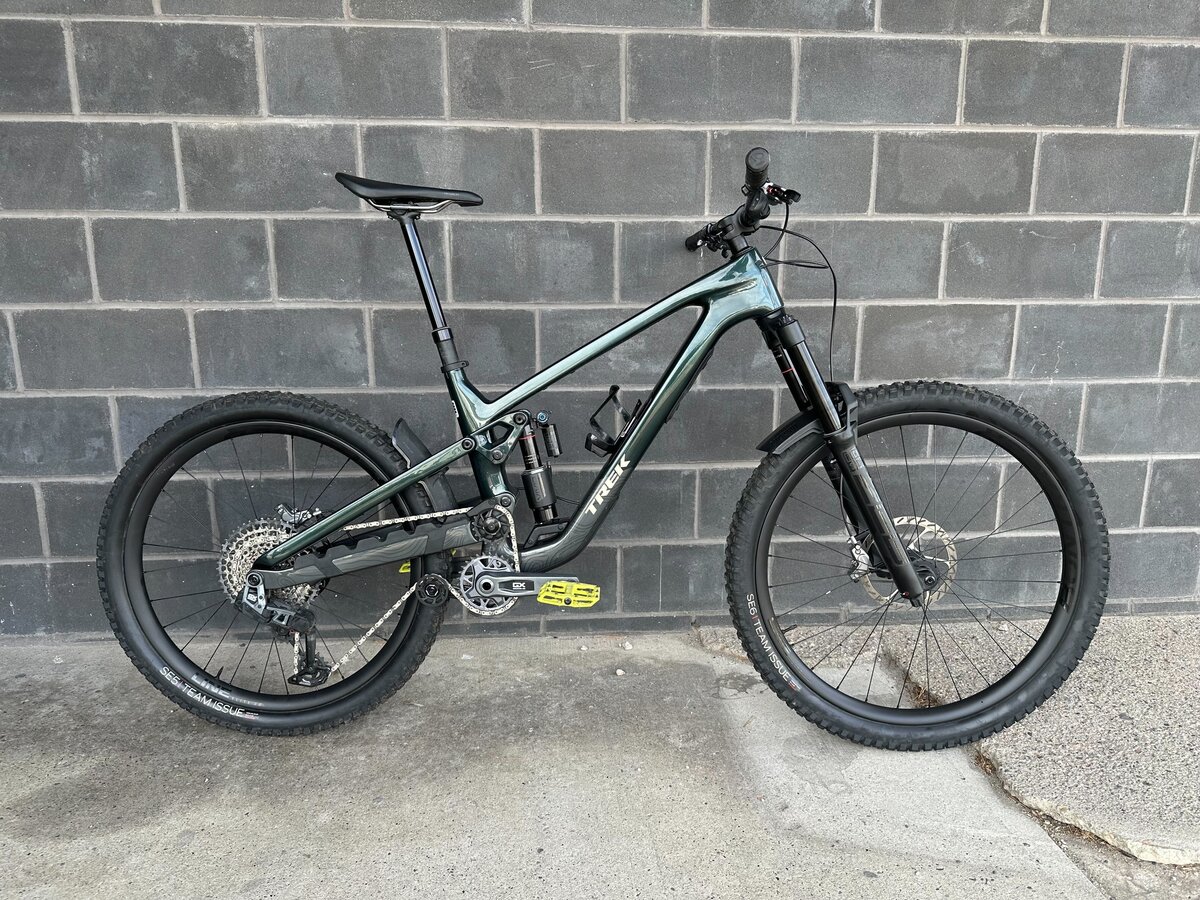 Trek RENTAL - SLASH 9.8 GEN 6 GX AXS - LARGE - Calgary Cycle