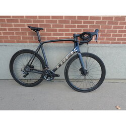 Trek Emonda SLR 9 Dura Ace 62cm Prismatic / Trek Black *Used