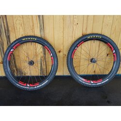 North Division Bicycle 27.5 Enve M 6 Carbon Wheels, Boost Front, 142mm Rear