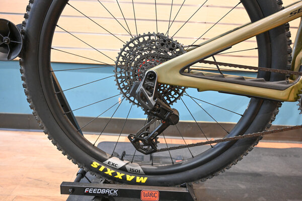 Yeti Cycles SB120 LRT3 X0 T-Type DEMO w/ EXC 1501 Carbon Wheels Color: Lichen