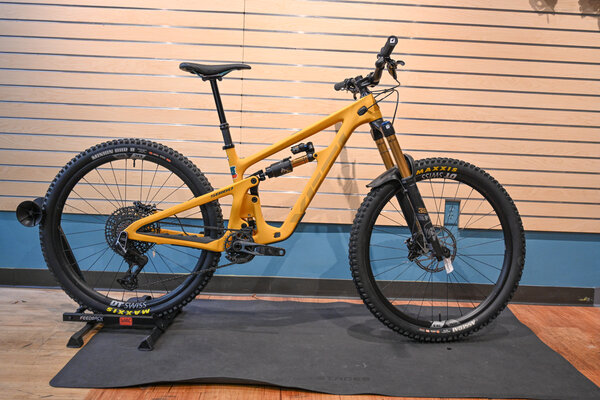 Yeti Cycles SB160 T3 w/ EXC 1501 Carbon Wheels DEMO