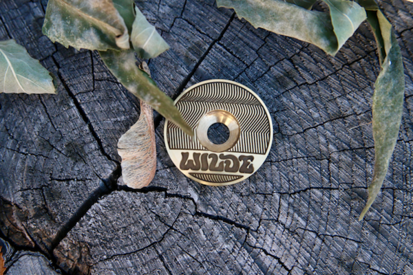 Wilde Yellow Bird x Wilde - Tanglewood Brass Top Cap - Angry