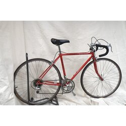 Store-Branded Trade-In: Schwinn World Sport 19in - Red