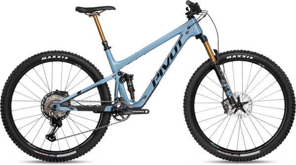 Pivot Cycles Trail 429 Pro XT/XTR w/Carbon Wheels Color: Pacific Blue