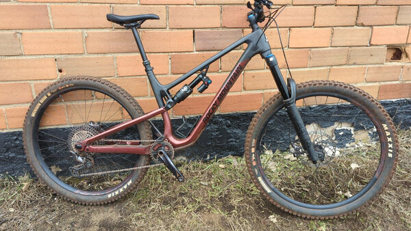 Rocky Mountain RENTAL ALTITUDE C70 XT LARGE *SCRATCHED FORK