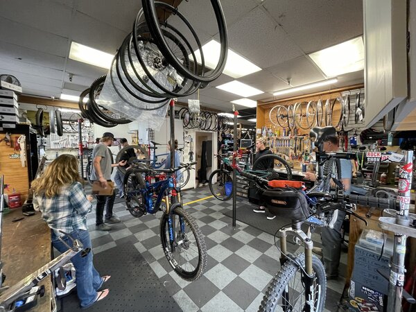 Another Bike Shop Disc Brake Adjustment/Pad Wear & Replacement - Mini Service Classes