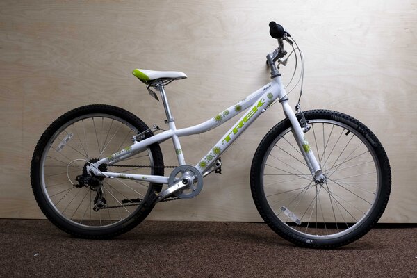 Trek MT200 24\