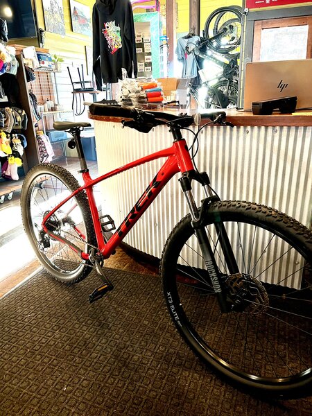 Trek Marlin 6 *Used Rental*